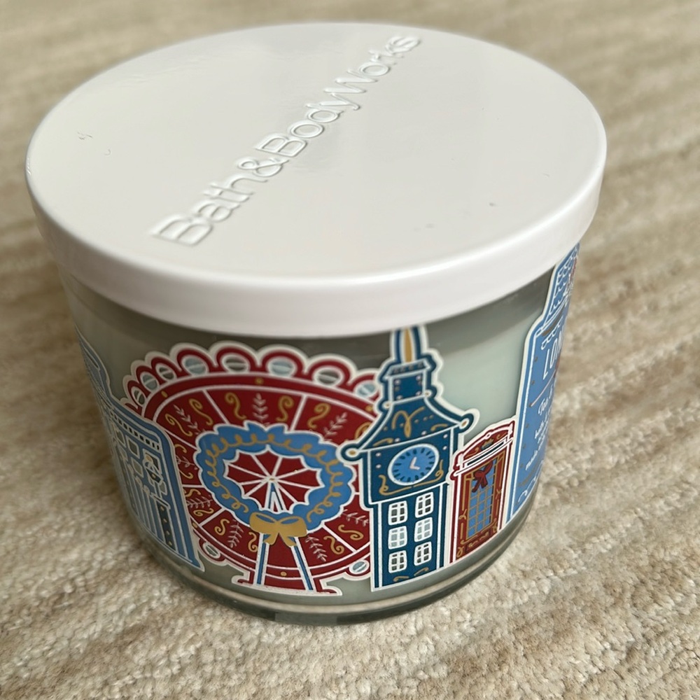 Bath And Body Works 3-wick Candle London Tea & Biscuits 14.5 Oz HTF Scent - Picture 11 of 16